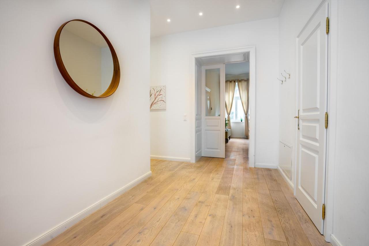 Modernes Apartment Im Charmanten Cottage Viertel Viena Exterior foto